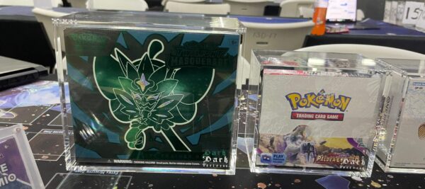71971670-7fd0-4911-ac19-0a0bad02158e Acrílico protector para Booster Box Pokémon